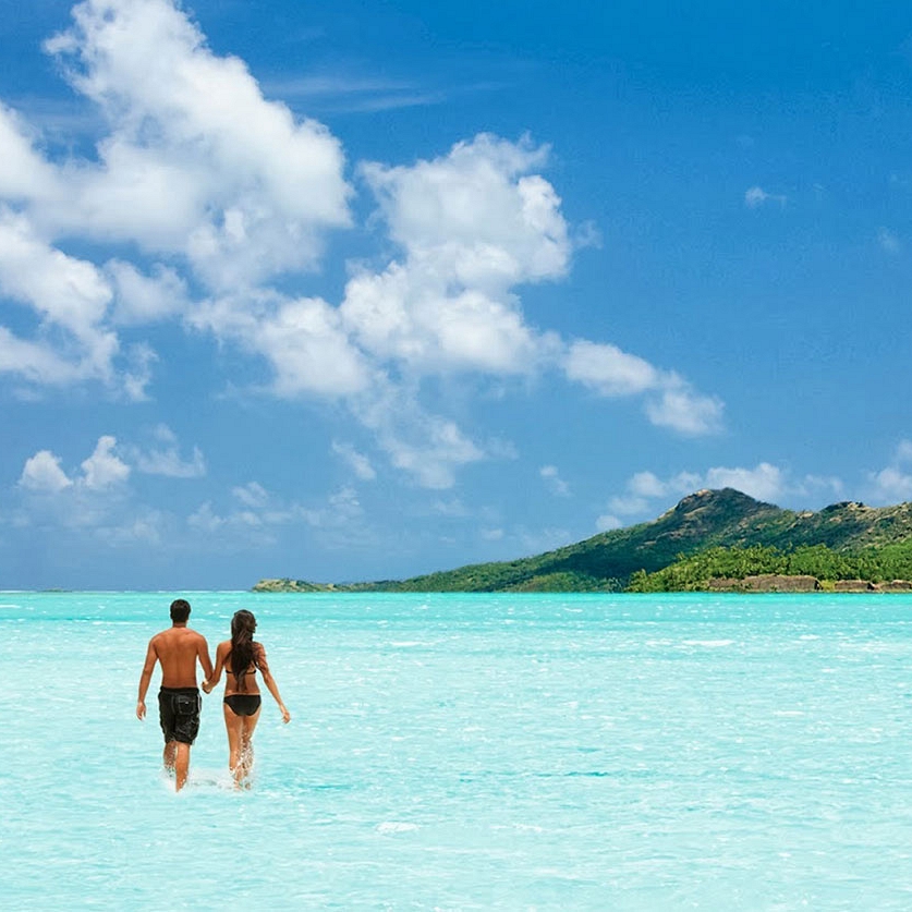 Tahiti Honeymoon Vacation Packages, Overwater Bungalows in Bora Bora