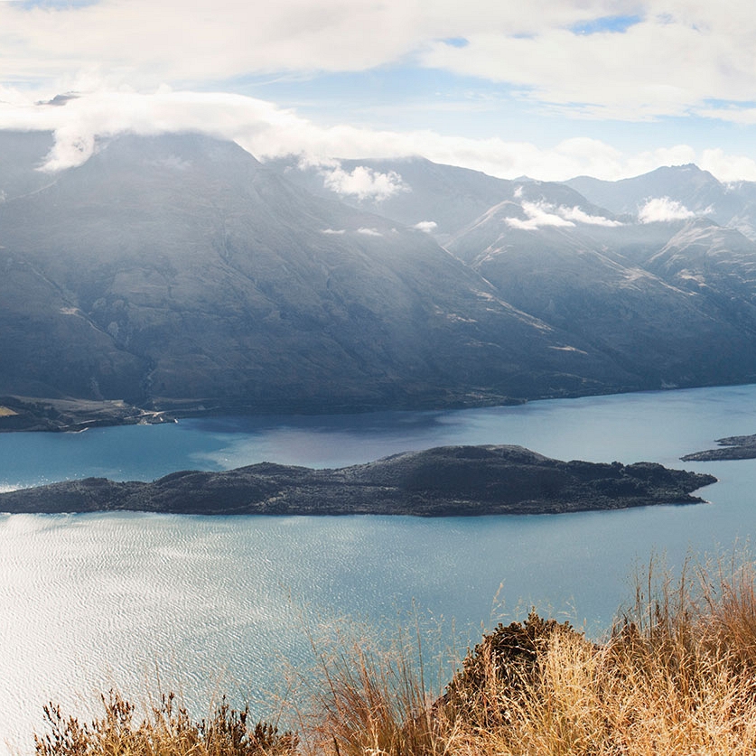 Indulgent Escape: New Zealand Luxury Vacation - Queenstown Picnic on a Peak