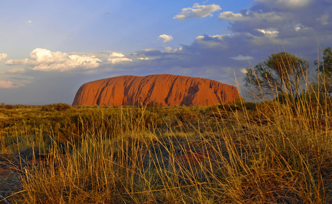 Uluru Rock in the Outback - Toursim Australia - Travel Northern Australia