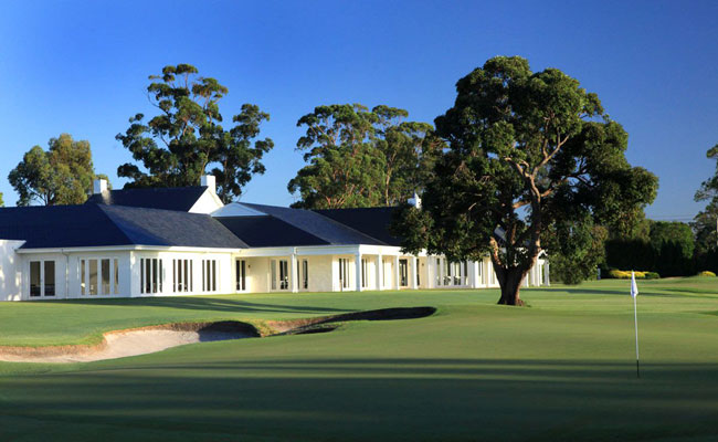 Clubhouse at Kingston Country Club - Kingston Country Club - Golf Travel in New Zealand and Australia