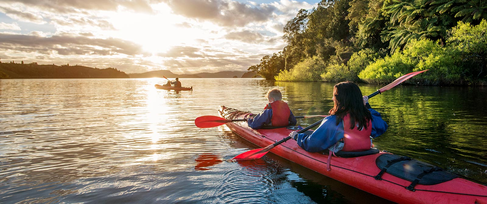 Kayaking on Lake Rotoiti, Rotorua - Book Your Trip to New Zealand - New Zealand Travel Agency