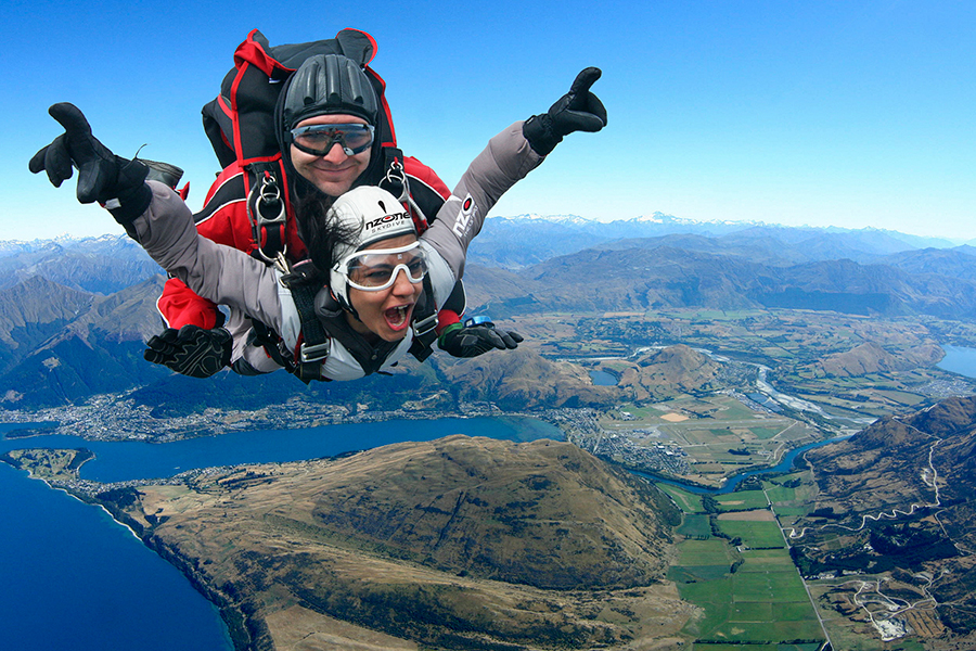 sm-10-aug-mon-skydiving-over-Queenstown-900x600